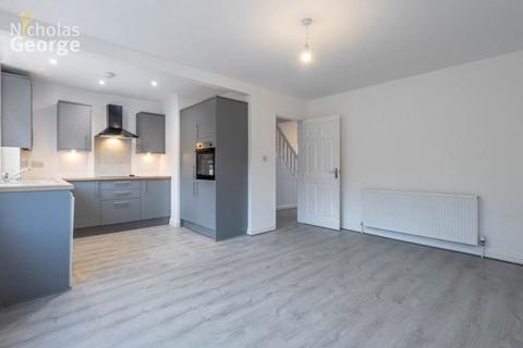 3 bedroom house to rent, Cole Valley Road, Hall Green, B28 0DG