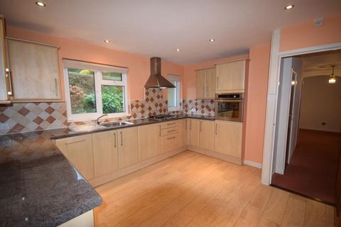 3 bedroom bungalow to rent, Durrant Lane, Northam, Bideford