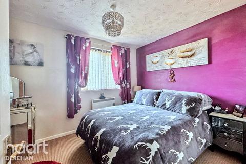 2 bedroom end of terrace house for sale, Hares Close, Little Snoring