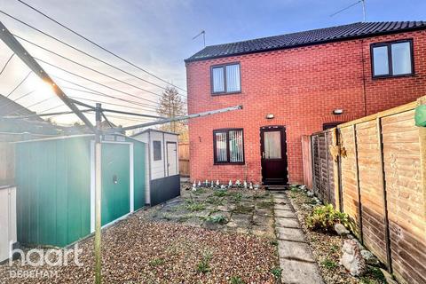 2 bedroom end of terrace house for sale, Hares Close, Little Snoring