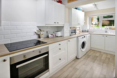 75 Estcots Drive, East Grinstead, RH19 3YW