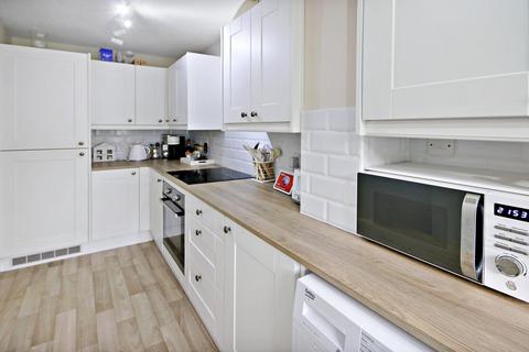 75 Estcots Drive, East Grinstead, RH19 3YW