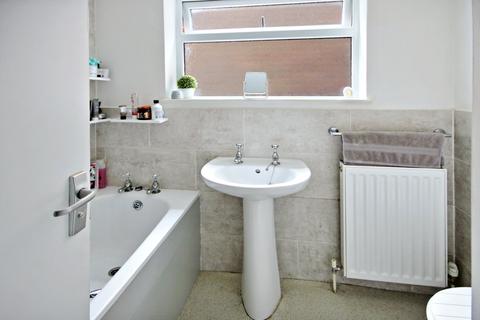 75 Estcots Drive, East Grinstead, RH19 3YW