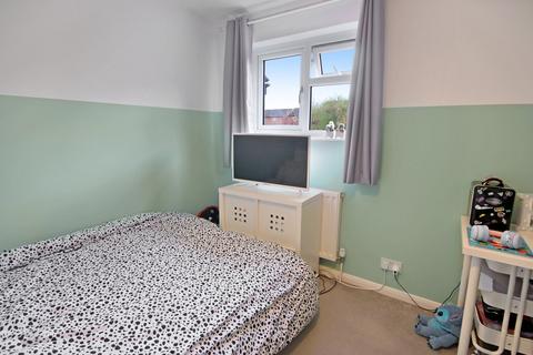 75 Estcots Drive, East Grinstead, RH19 3YW