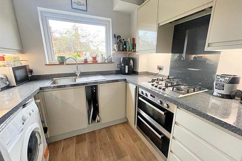 1 bedroom flat for sale, Carew Road, Eastbourne