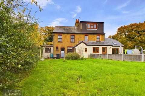 3 bedroom semi-detached house for sale, Drapers Chase, Heybridge, Maldon