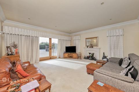 15 Leys Road, Loughton, Milton Keynes, MK5 8AZ