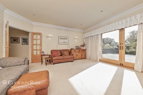 15 Leys Road, Loughton, Milton Keynes, MK5 8AZ