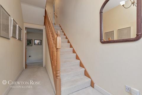 15 Leys Road, Loughton, Milton Keynes, MK5 8AZ