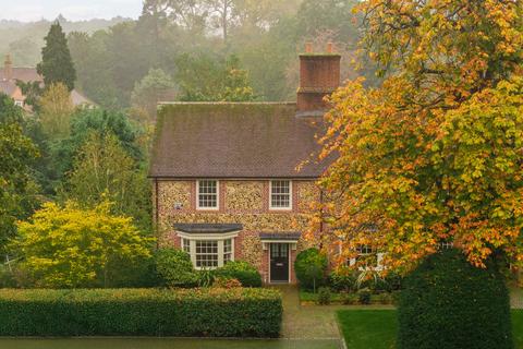 4 bedroom semi-detached house for sale, Orchard Green, Beaconsfield, Buckinghamshire, HP9