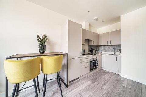 1 bedroom flat for sale, Anne Boleyn,  Cheam,  Sutton,  SM3