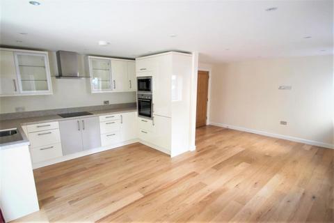 2 bedroom flat to rent, Regency Mews, Queens Road, Haywards Heath