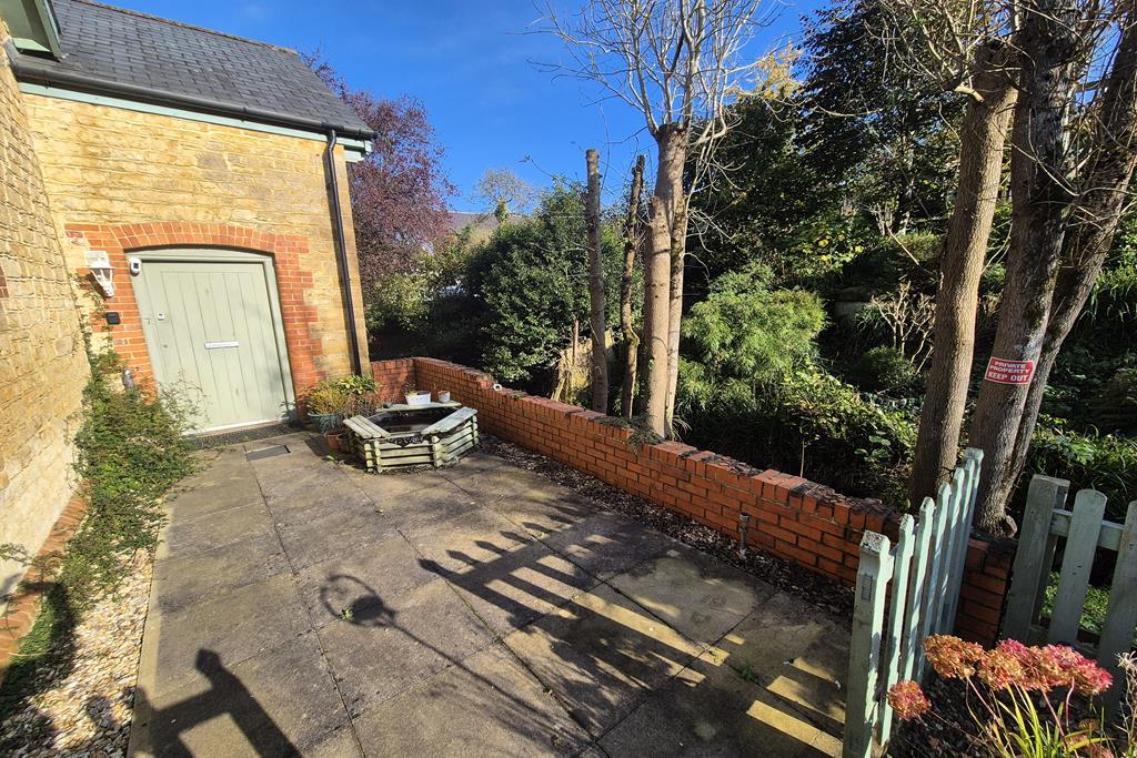 2 Bedroom End Terrace for Sale