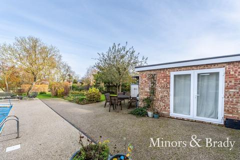 2 bedroom semi-detached bungalow to rent, Dereham Road, Mattishall, NR20