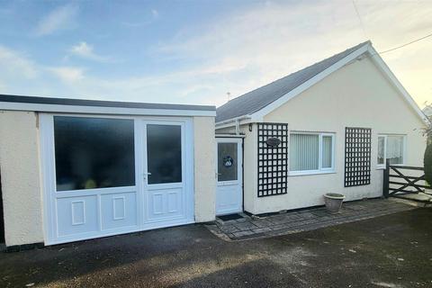 2 bedroom detached bungalow for sale, Estuary View, Llandanwg