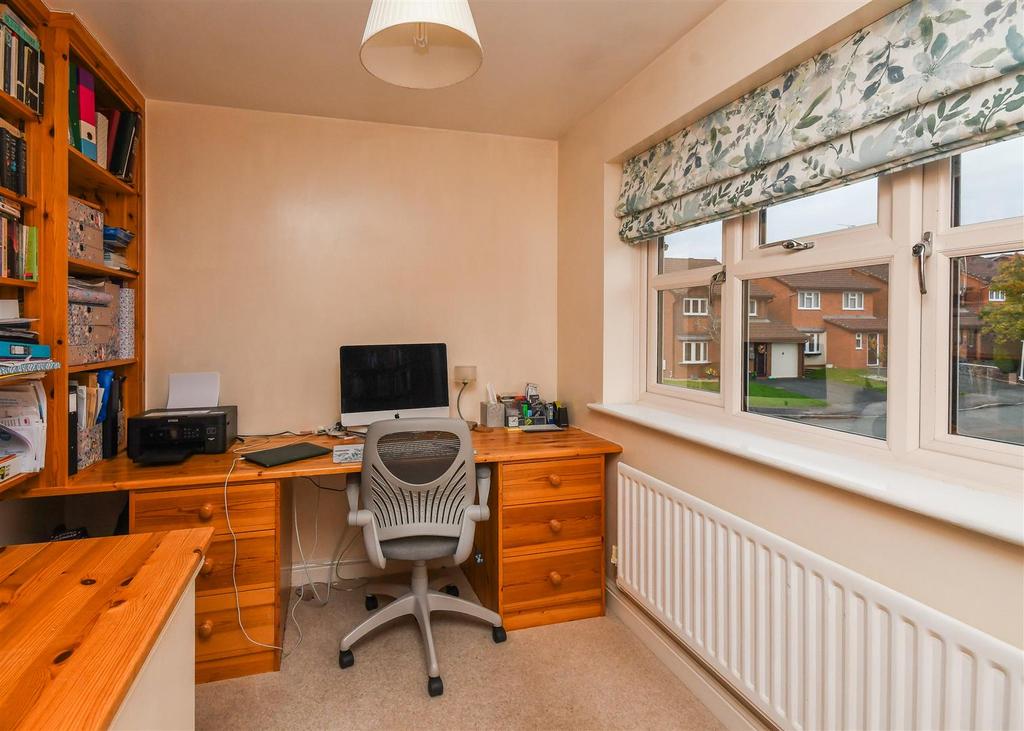 41 Penleigh Gardens - Bedroom 4.jpg