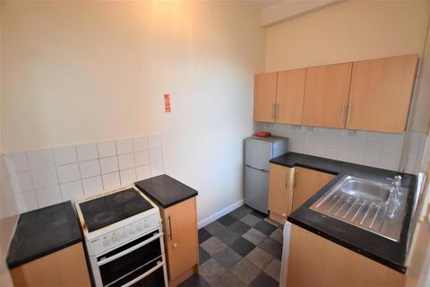 2 bedroom terraced house to rent, Cedar Road, Leicester, LE2