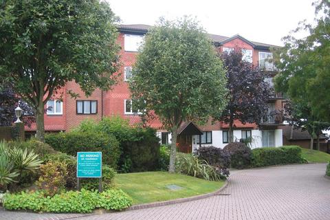 2 bedroom flat to rent, Great Heathmead, Haywards Heath