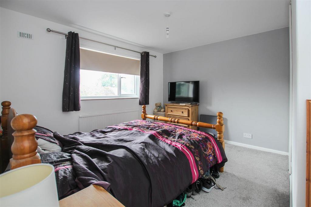 Bedroom 1.jpg