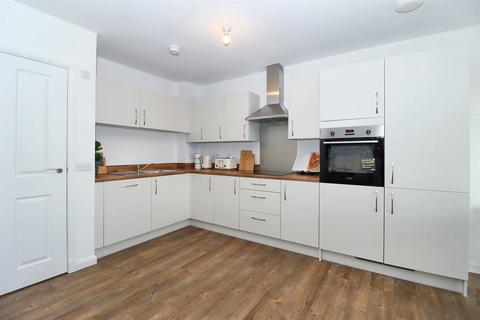 3 bedroom flat to rent, Edinburgh EH6