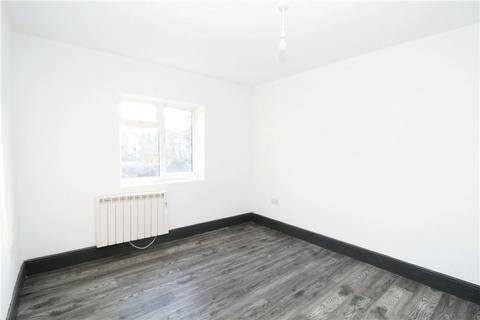 3 bedroom apartment to rent, Waddon Road, Croydon, CR0