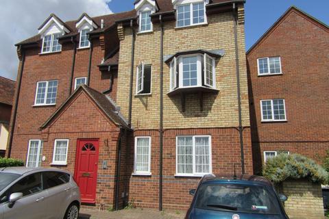 2 bedroom maisonette to rent, St Francis Court, Shefford, SG17