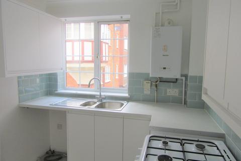 2 bedroom maisonette to rent, St Francis Court, Shefford, SG17