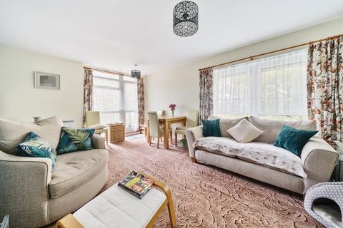 2 bedroom flat for sale, Linford Crescent, Hampshire SO16