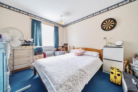 2 bedroom flat for sale, Linford Crescent, Hampshire SO16