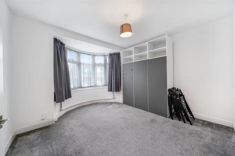 3 bedroom maisonette to rent, Southview Avenue, Neasden