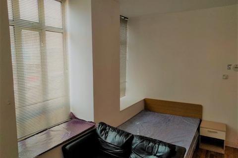 Studio to rent, The Kingsway, Portland House, City Centre, Swansea