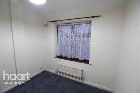 4 bedroom terraced house to rent, Reede Road Dagenham