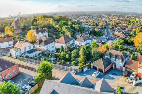 4 bedroom detached house for sale, London Hill, Rayleigh SS6