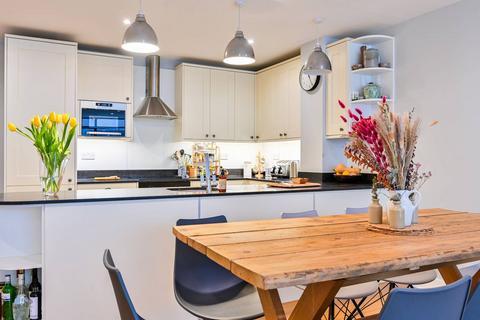 2 bedroom flat for sale, Long Lane, London Bridge, London, SE1