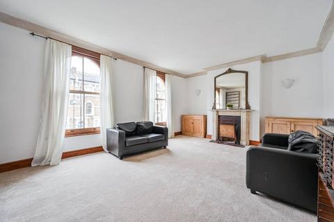 4 bedroom maisonette to rent, Ferndale Road, Clapham North, London, SW4