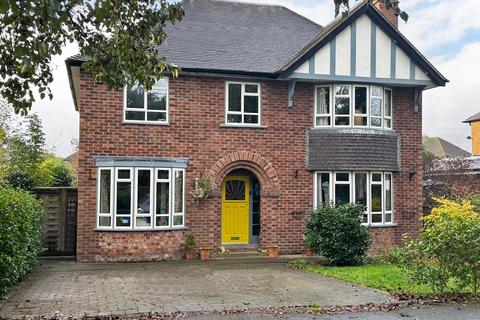 5 bedroom detached house for sale, South Hermitage, Belle Vue, Shrewsbury