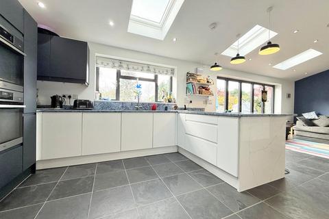 5 bedroom detached house for sale, South Hermitage, Belle Vue, Shrewsbury