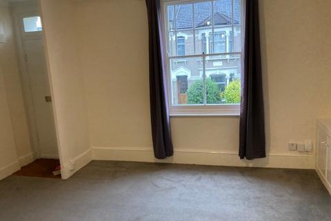 2 bedroom flat to rent, Woodland Terrace, London SE7