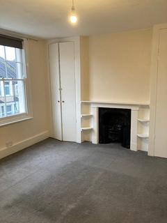 2 bedroom flat to rent, Woodland Terrace, London SE7