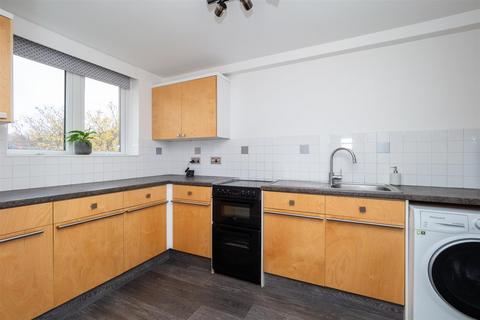 1 bedroom flat for sale, Brighton Road, Sutton