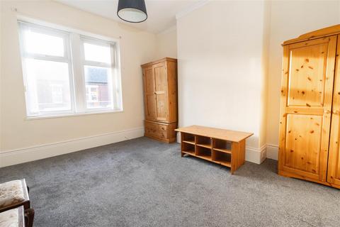 2 bedroom apartment to rent, Bamborough Terrace, North Shields