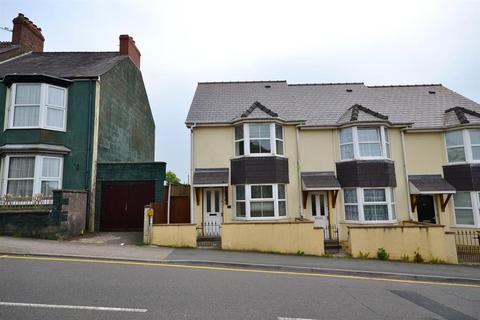 2 bedroom end of terrace house to rent, Treowen Road, Pembroke Dock