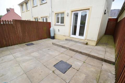 2 bedroom end of terrace house to rent, Treowen Road, Pembroke Dock