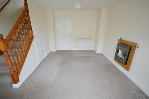 2 bedroom end of terrace house to rent, Treowen Road, Pembroke Dock