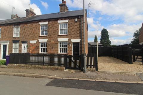 3 bedroom end of terrace house to rent, West Street, Lilley, Luton, LU2