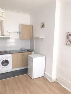 Studio to rent, Anson Road, Willesden Green