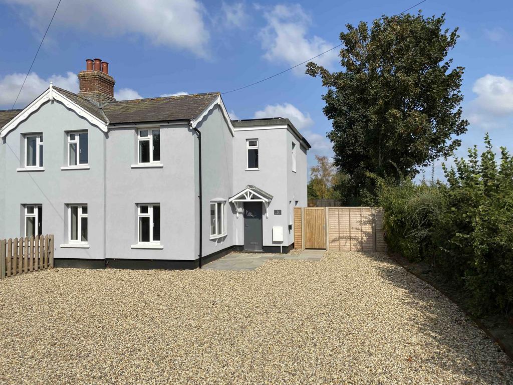 4 bedroom semi detached cottage to rent