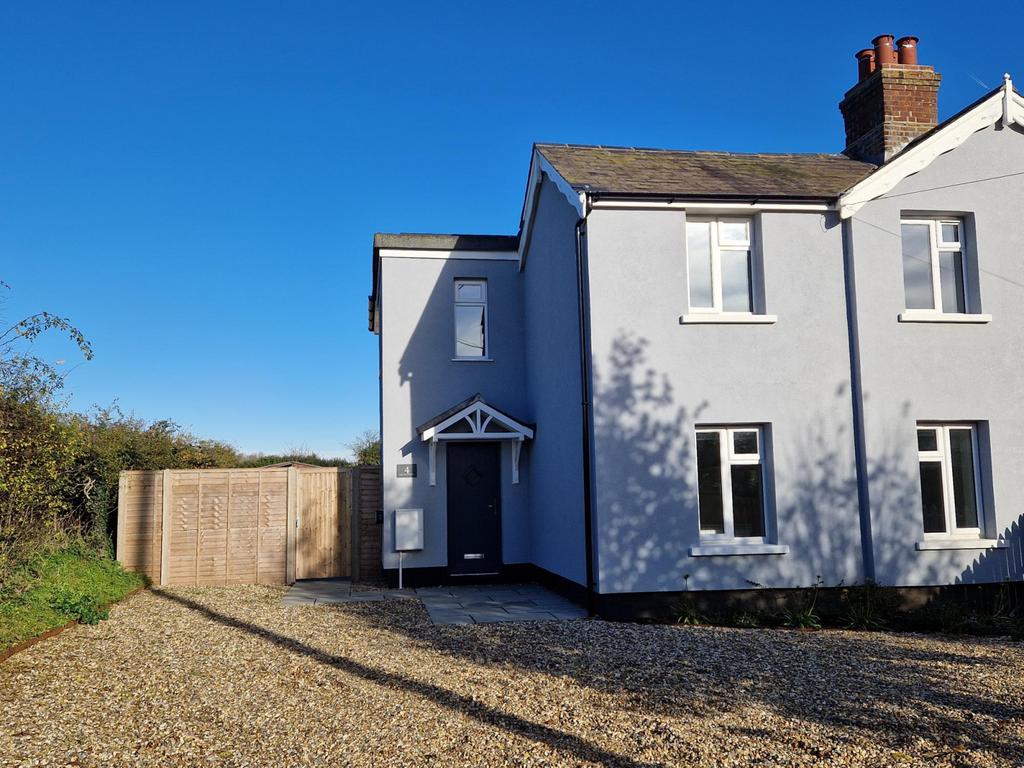 4 bedroom semi detached cottage to rent