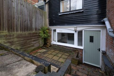 2 bedroom flat to rent, 181 Old Dover Road, Canterbury, CT1