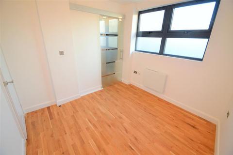 1 bedroom flat for sale, Cart Lane, London, E4